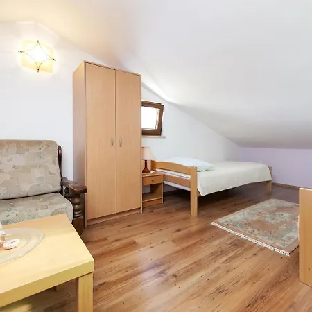 Faszinierendes Mit Eigener Galerie Und Nur 10 Gehminuten Vom In Apartment *