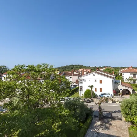 Faszinierendes Mit Eigener Galerie Und Nur 10 Gehminuten Vom In Rovinj