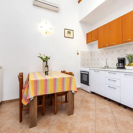 Faszinierendes Mit Eigener Galerie Und Nur 10 Gehminuten Vom In Apartment *