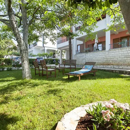 Apartment Faszinierendes Mit Eigener Galerie Und Nur 10 Gehminuten Vom In Rovinj