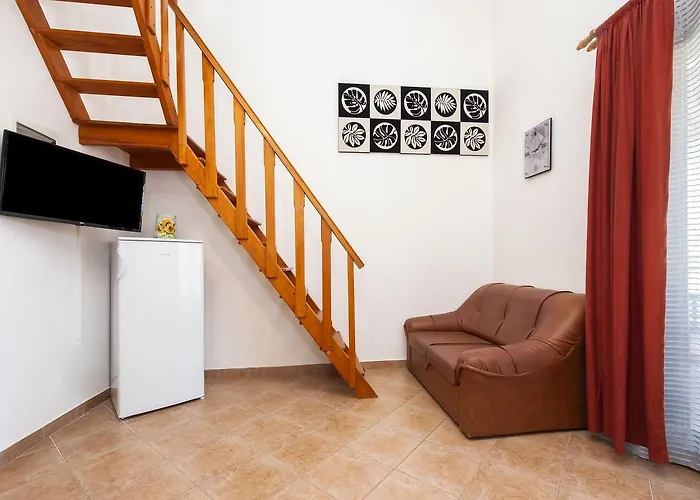 Faszinierendes Mit Eigener Galerie Und Nur 10 Gehminuten Vom In Rovinj