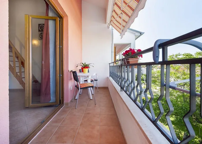 Faszinierendes Mit Eigener Galerie Und Nur 10 Gehminuten Vom In Appartement *